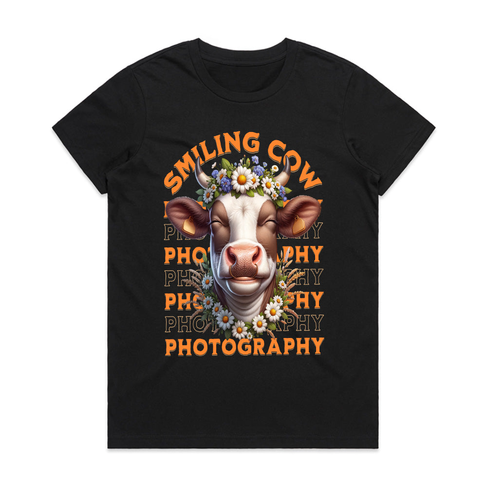 Floral Moo-ment: Smiling Cow Photography Tee