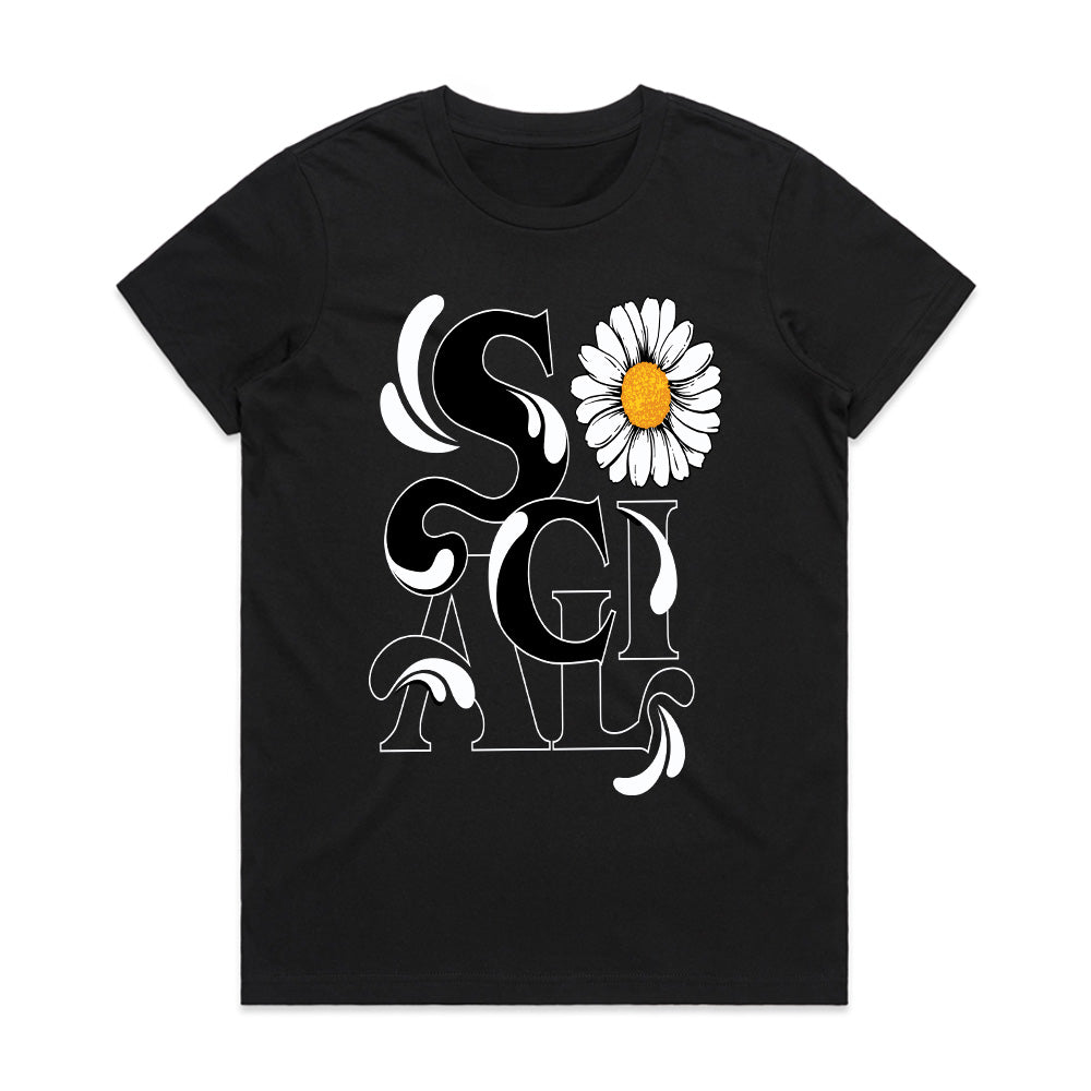 Daisy Bloom: Elegant Floral Statement Tee