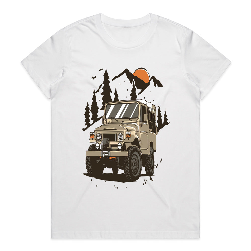 Classic Off-Road Adventure – Vintage 4x4 Explorer T-Shirt
