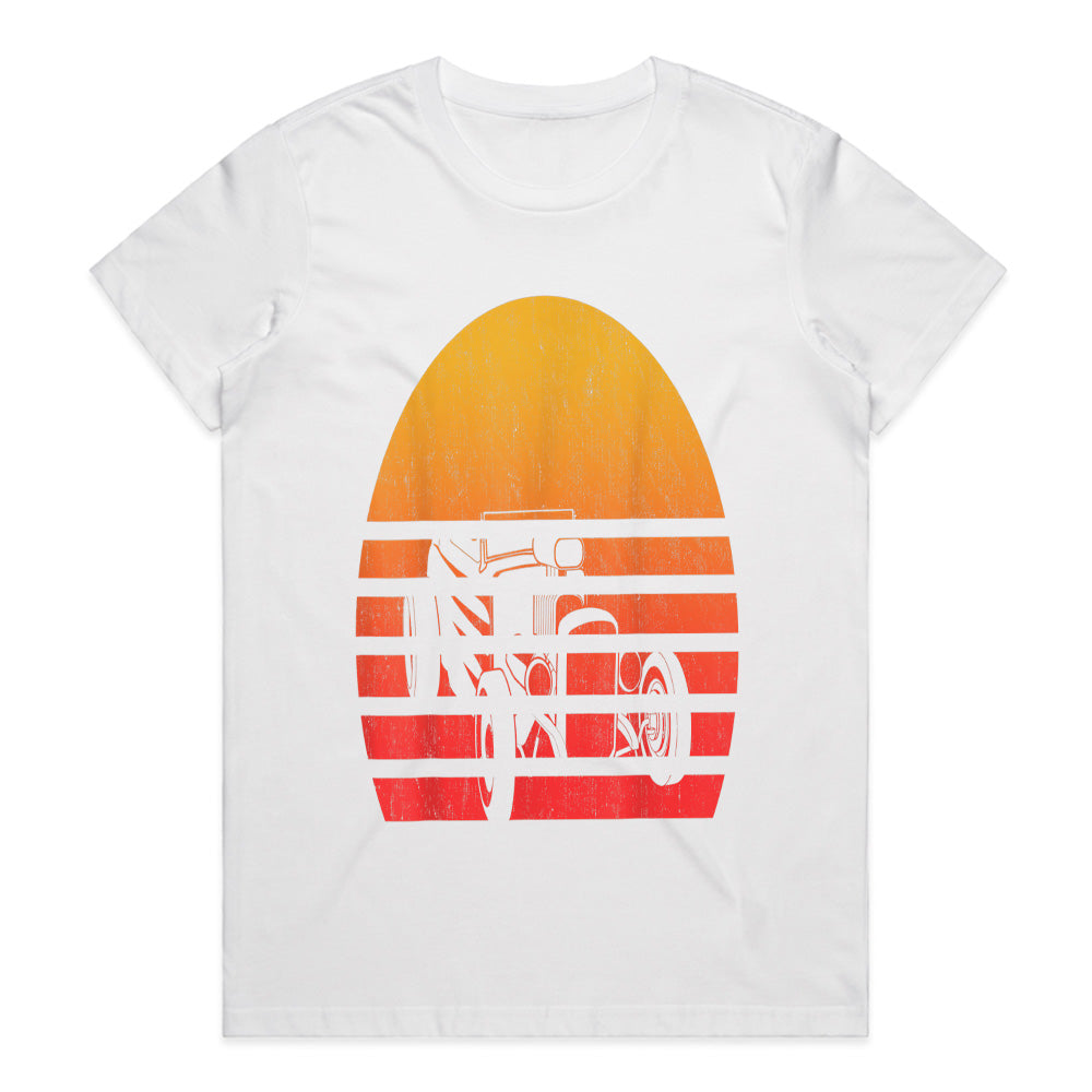 Vintage Retro Sunset Hot Rod T-Shirt – Classic Car Design with Bold Sunset Colors